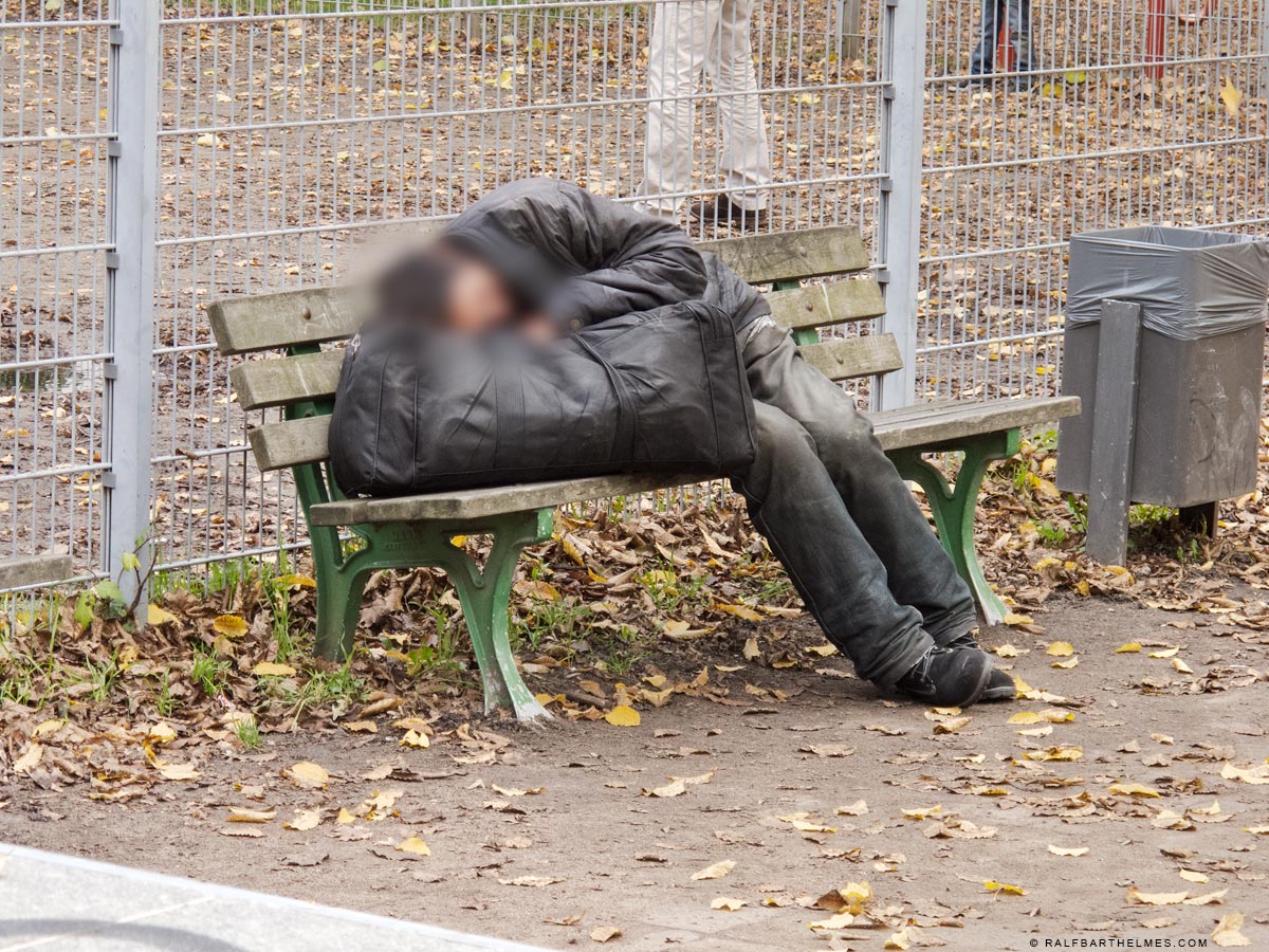 523-homeless-person-frankfurt