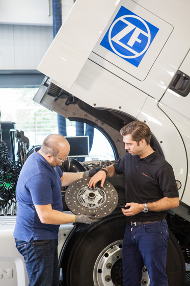 13 zf auto reportage pr